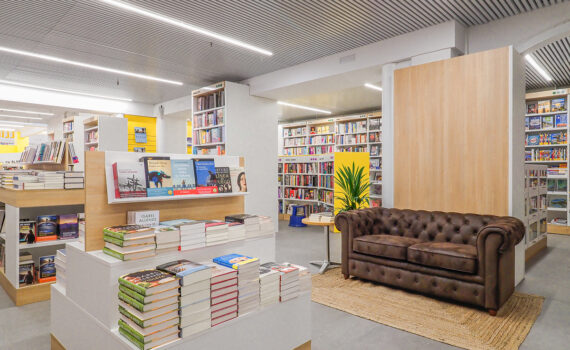 Interior nova llibreria Abacus al carrer Còrsega de Barcelona